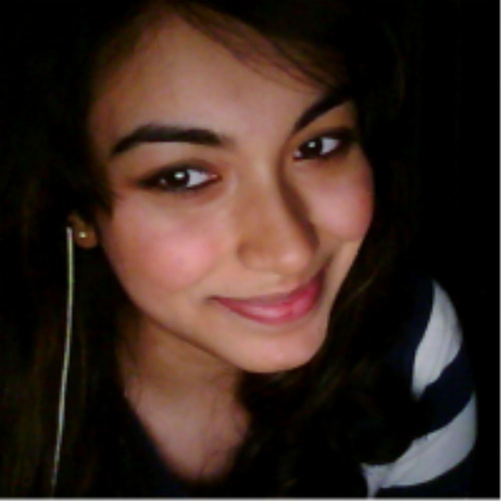 Meet your Posher, Mona